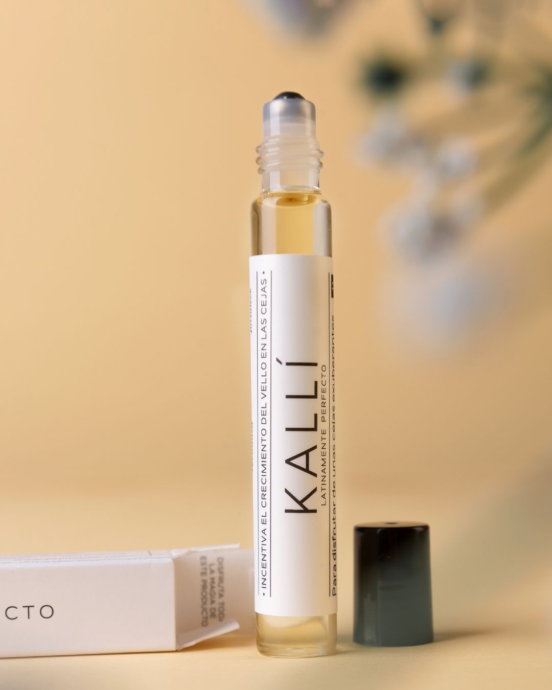 Aceite Kallí para cejas y pestañas disponible en Samsara Madrid.